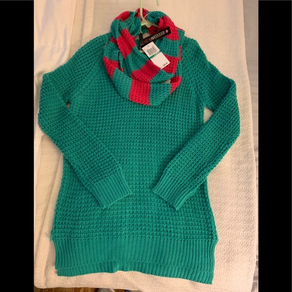 Girls sweater and scarf set - Picture 1 of 2